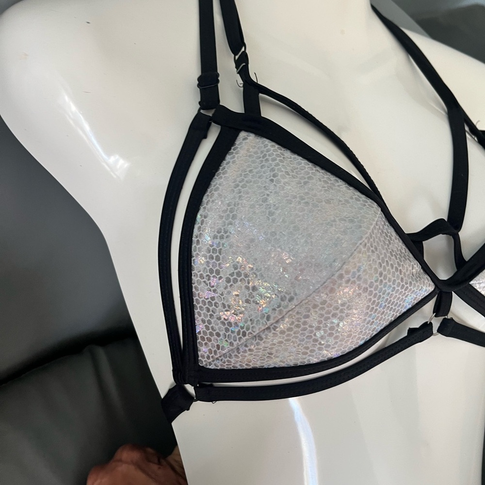 Gale iridescent, Black and Silver Strappy Bikini pole dance set